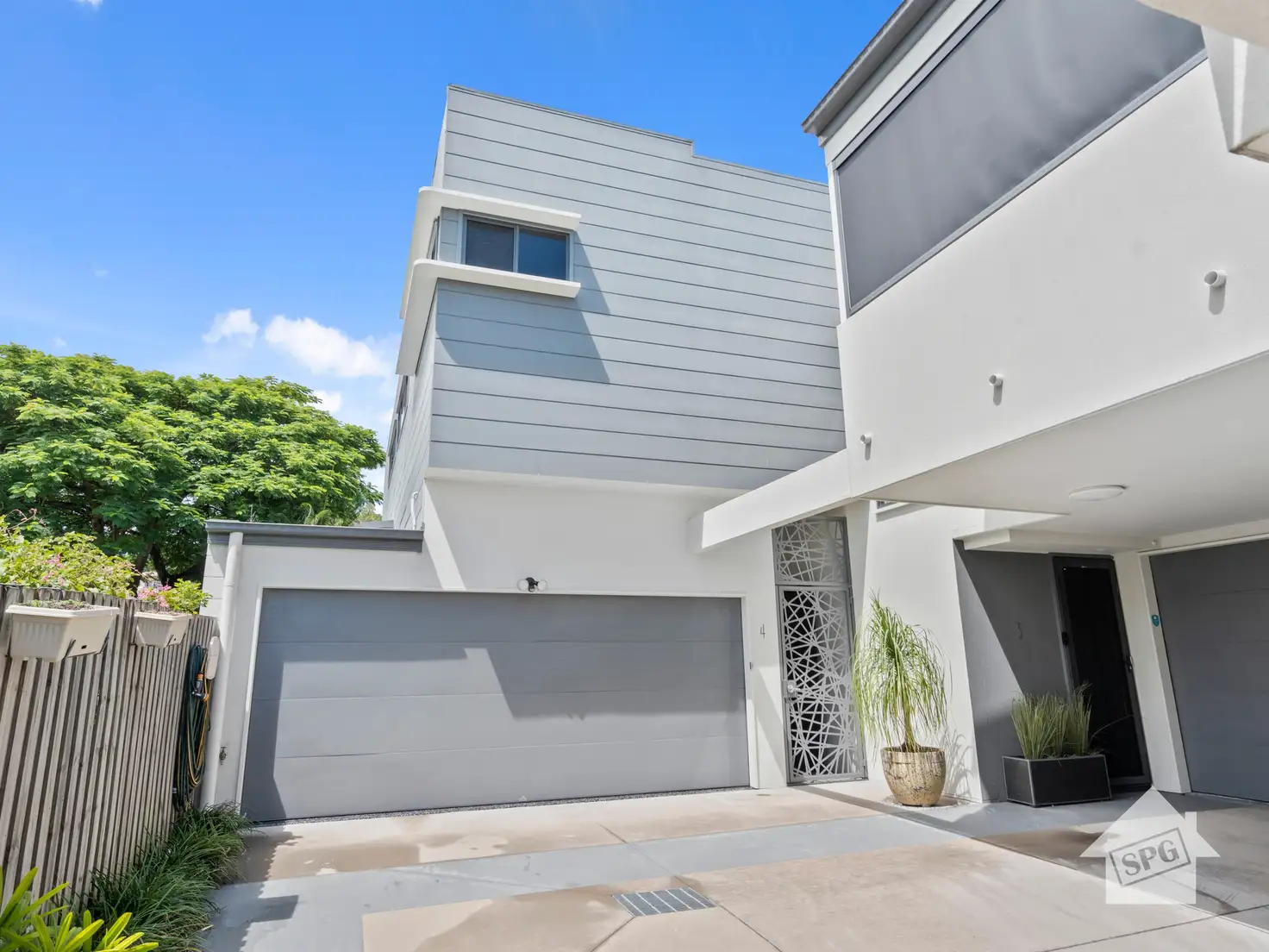 Main view of Homely townhouse listing, 4/8 Howsan Street, Mount Gravatt East QLD 4122
