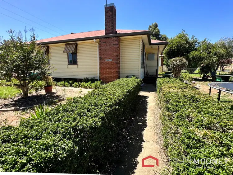 1 Phillip Avenue, Mount Austin NSW 2650