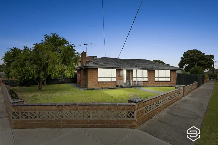 Second view of Homely house listing, 1 Noel Court, Thomastown VIC 3074