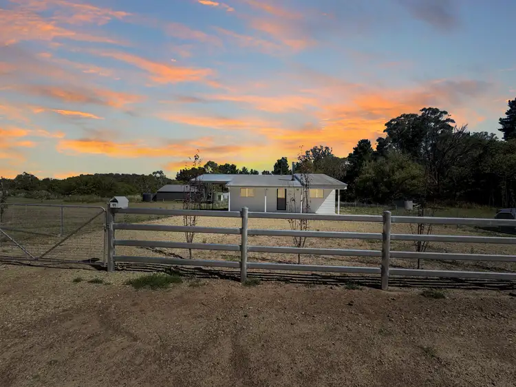 11 Andersons Road, Uralla NSW 2358