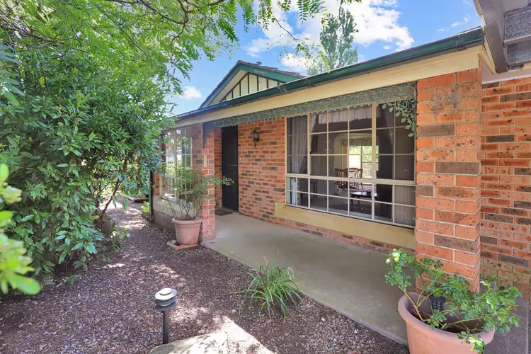 24 Raleigh Street, Oberon NSW 2787