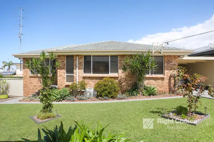 Main view of Homely villa listing, 2/31 Russell Street, Balgownie NSW 2519
