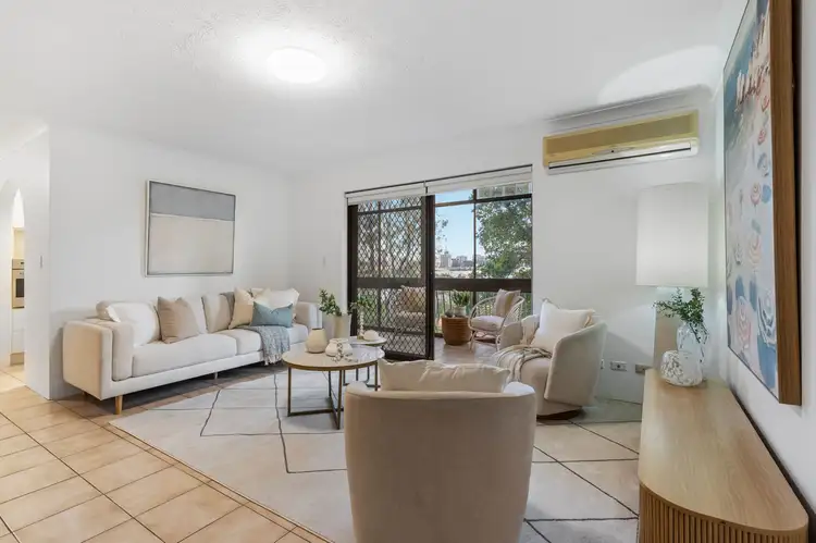 3/4 Rosemount Terrace, Windsor QLD 4030