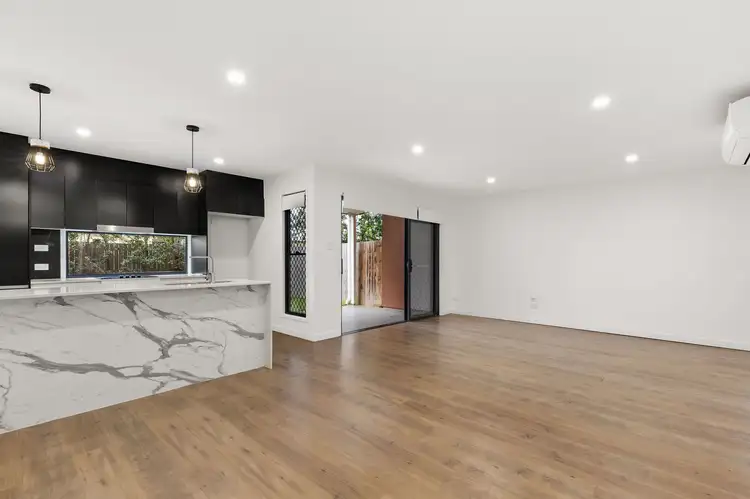 17/19 Eminence Lane, Bridgeman Downs QLD 4035