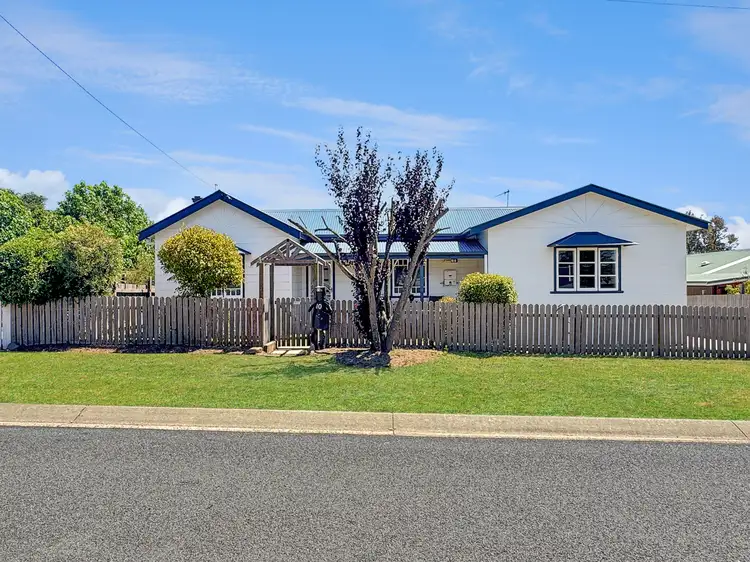 10 Everett Street, Uralla NSW 2358