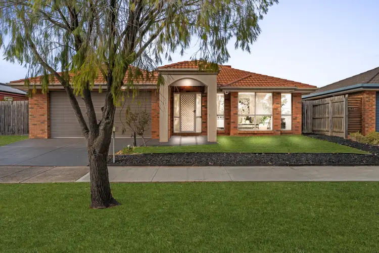 16 Grassland Crescent, Cairnlea VIC 3023