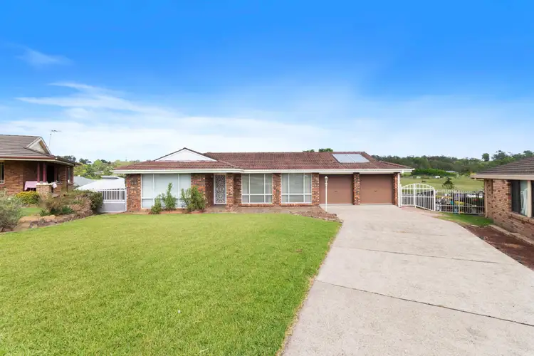 12 Craig Mostyn Place