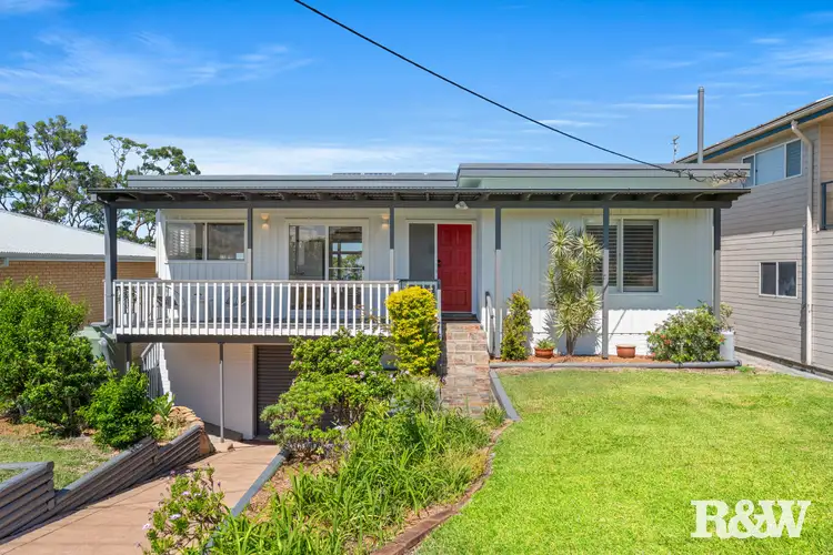 10 Penang Street, Point Clare NSW 2250