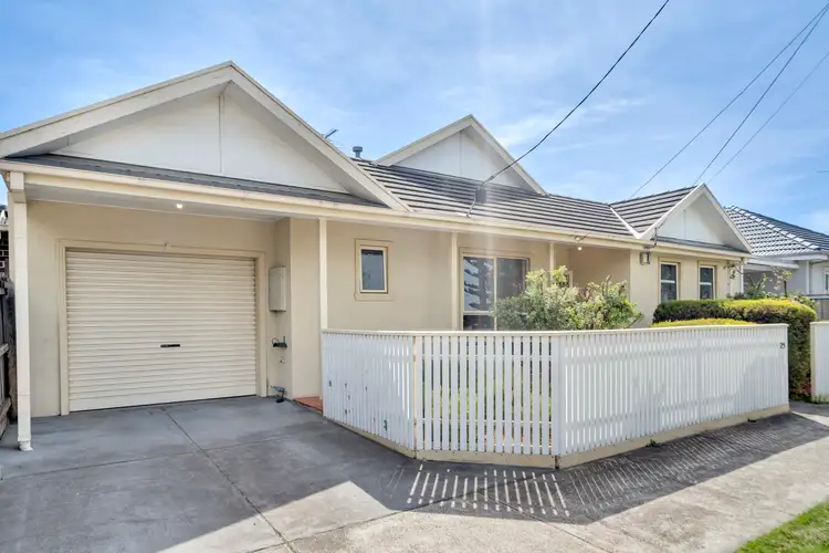 25 Thomas Street, Airport West VIC 3042