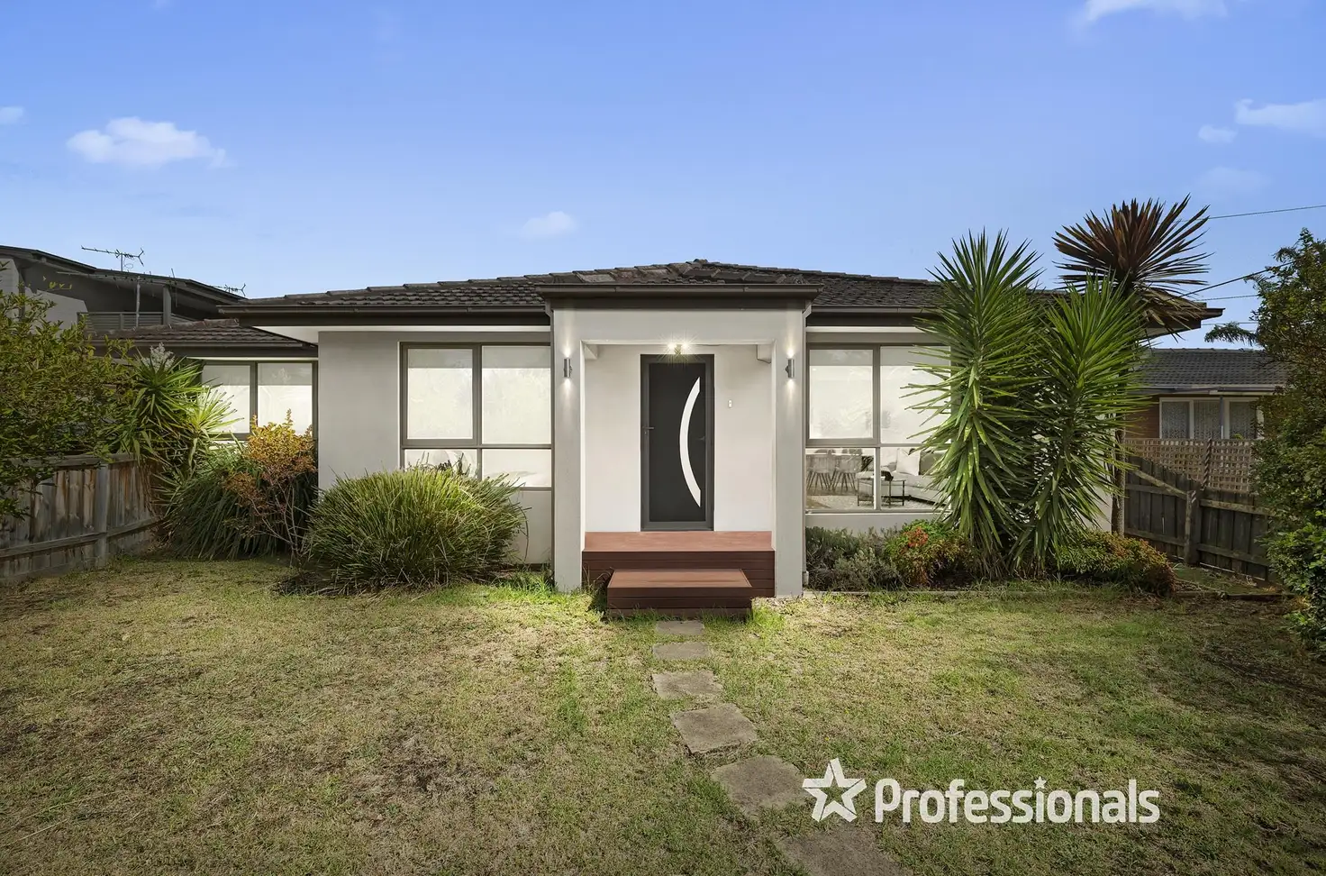 Main view of Homely house listing, 10 Wordsworth Street, Mooroolbark VIC 3138