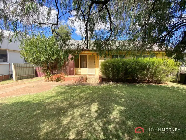 46 Gilmore Avenue, Mount Austin NSW 2650