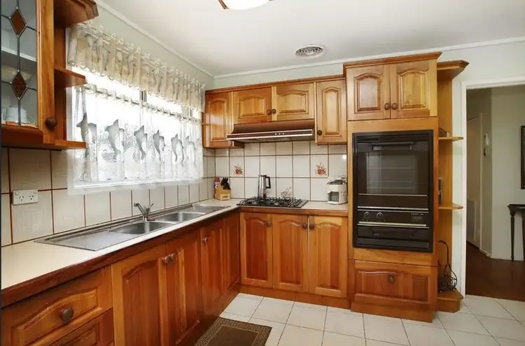 65 Prior Avenue, Gladstone Park VIC 3043
