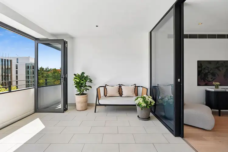8/11 Sydney Avenue, Barton ACT 2600