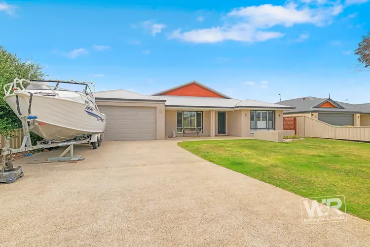 Second view of Homely house listing, 8 Aurora Rise, Mckail WA 6330