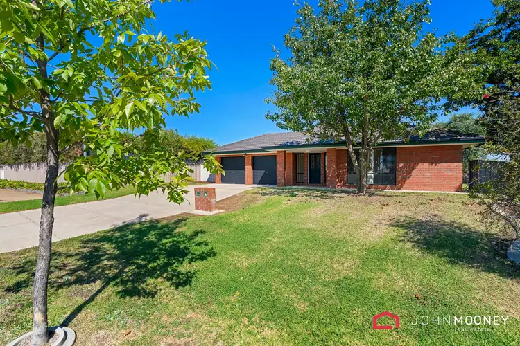 17 Kimba Drive, Glenfield Park NSW 2650