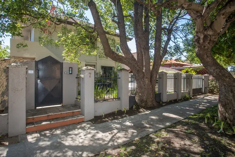 4/7 Princess Road, Crawley WA 6009