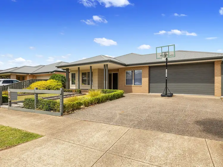 Second view of Homely house listing, 31 Benalla Avenue, Eynesbury VIC 3338