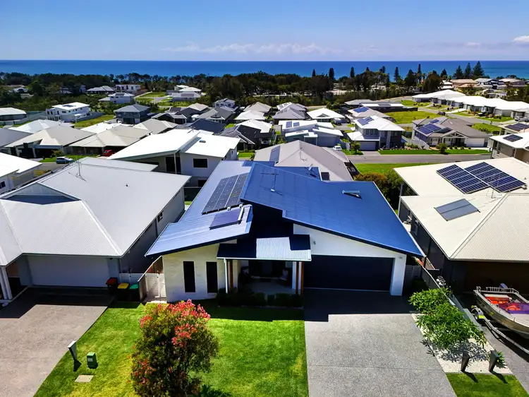 7 Shores Crescent, Diamond Beach NSW 2430
