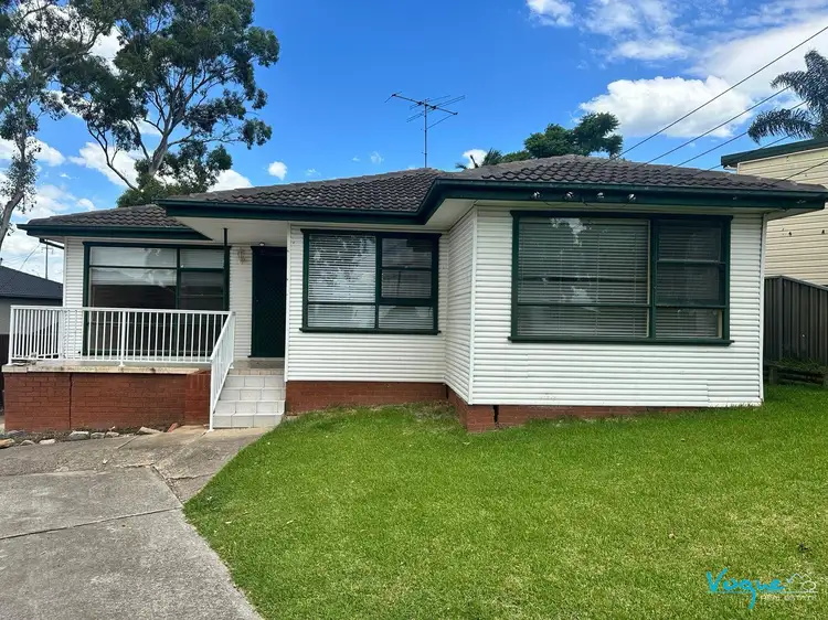 35 Highlands Crescent