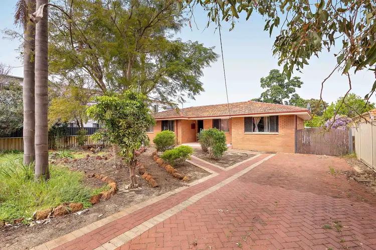 40 Merrifield Avenue, Kelmscott WA 6111