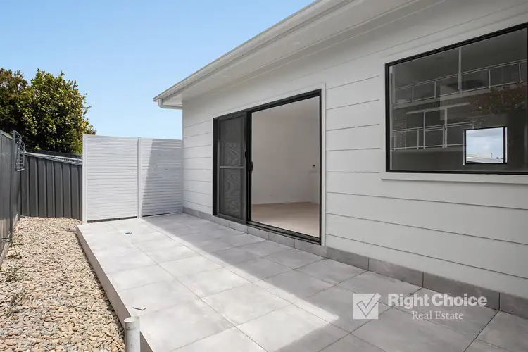 4/7 Dillon Road, Flinders NSW 2529
