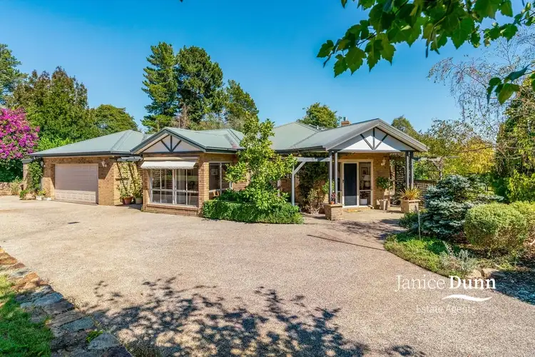 8 Rock Lodge Court
