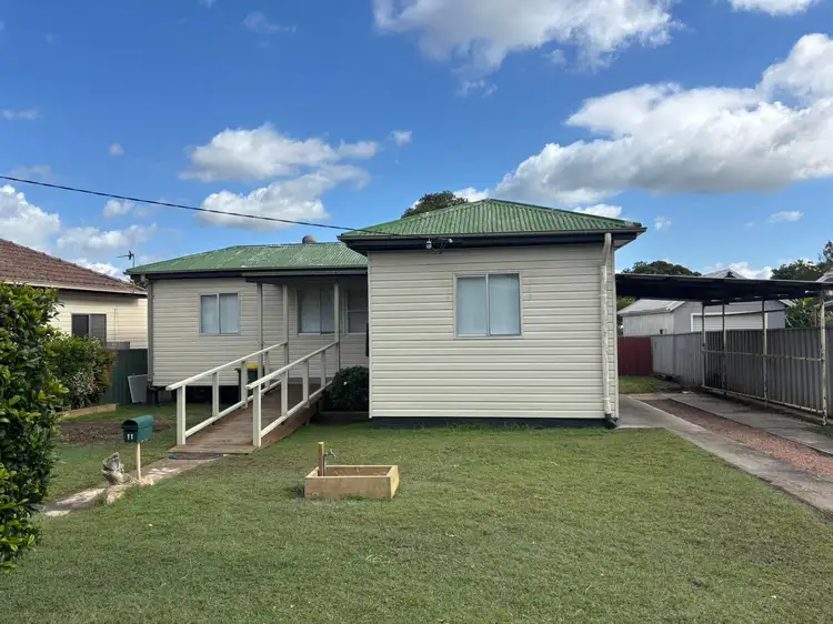 11 Darwin Street, Beresfield NSW 2322