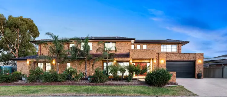 39 Abbington Crescent, Caroline Springs VIC 3023