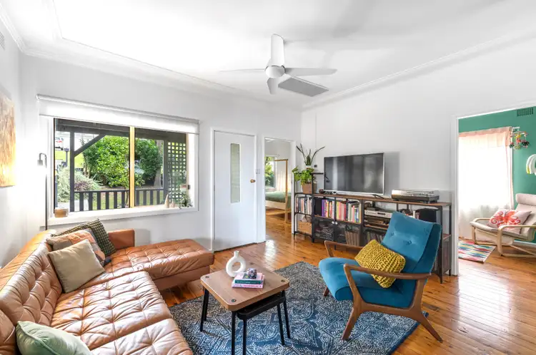 Second view of Homely house listing, 33 Outlook Drive, Figtree NSW 2525