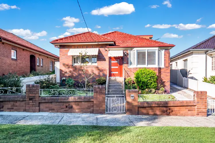 8 Casino Street, Eastlakes NSW 2018