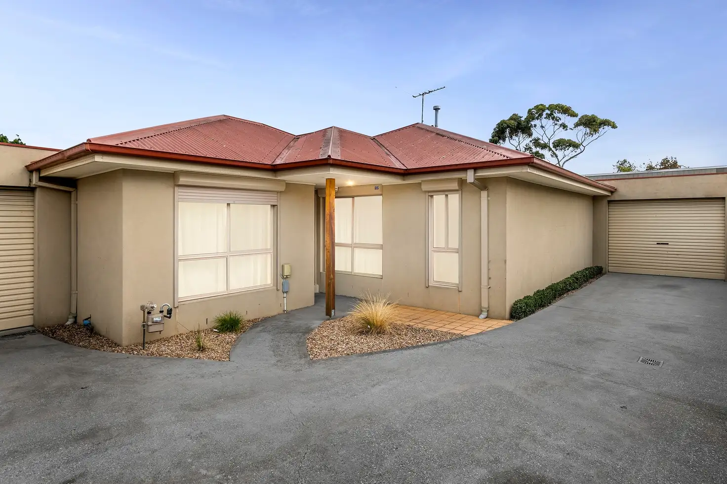 Main view of Homely unit listing, 2/6 Spring Street, Tullamarine VIC 3043