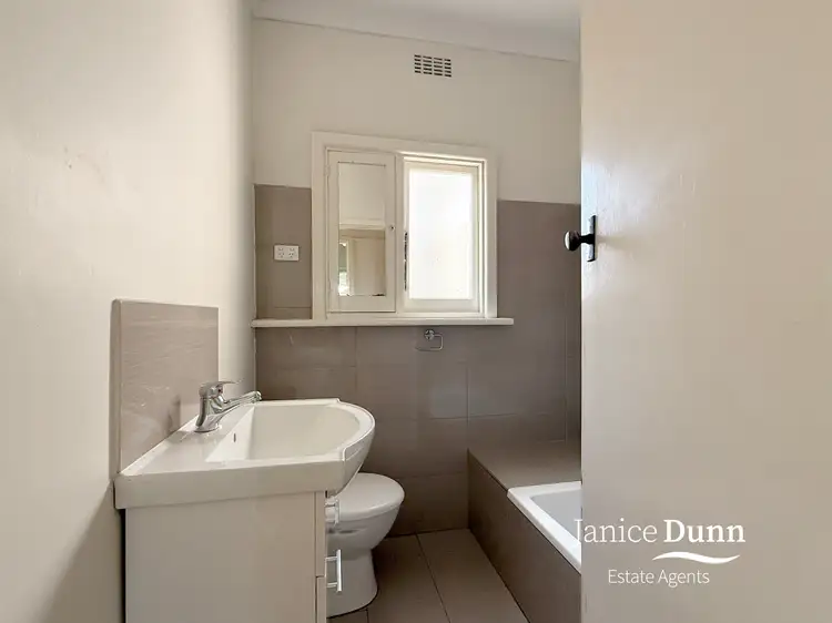 Fifth view of Homely house listing, 4 John Street, Frankston VIC 3199