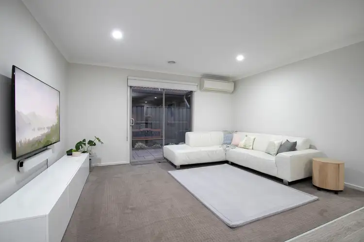 Second view of Homely house listing, 15 Appleby Loop, Derrimut VIC 3026