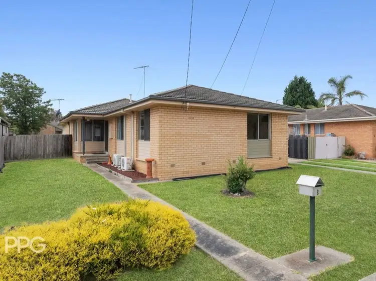 8 Armstrong Court, Whittington VIC 3219