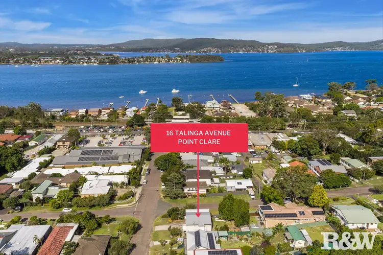 16 Talinga Avenue, Point Clare NSW 2250