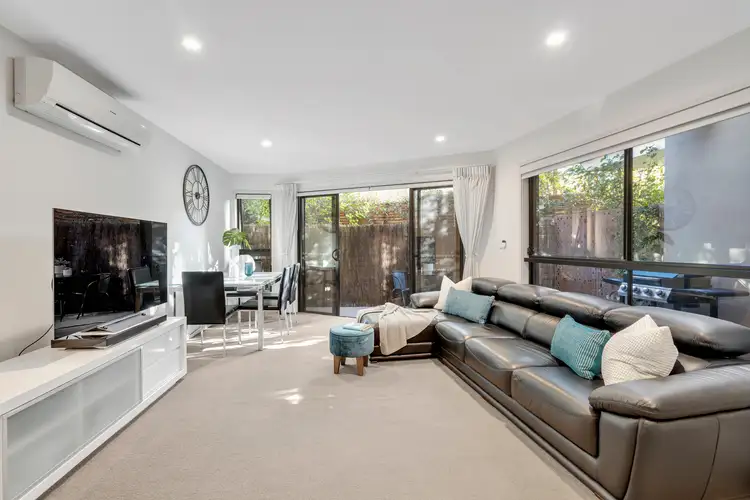 4/16 Winifred Street, Essendon VIC 3040