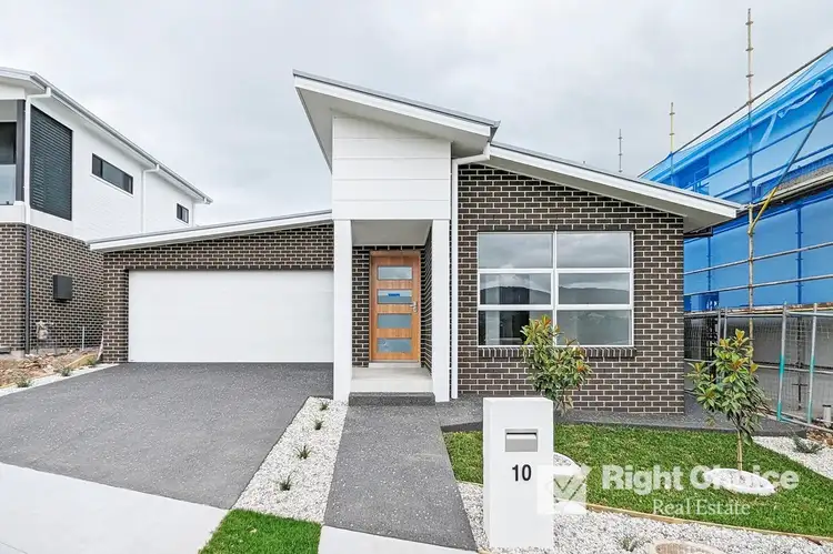 10 Pigeon Close, Calderwood NSW 2527