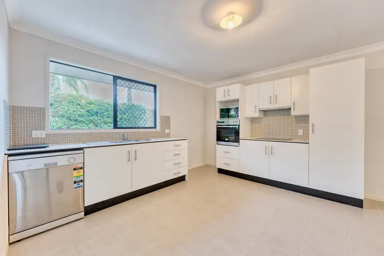 11 Arrol Street, Camp Hill QLD 4152
