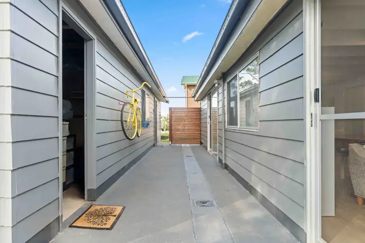 15 Blue Mist Close, Sussex Inlet NSW 2540