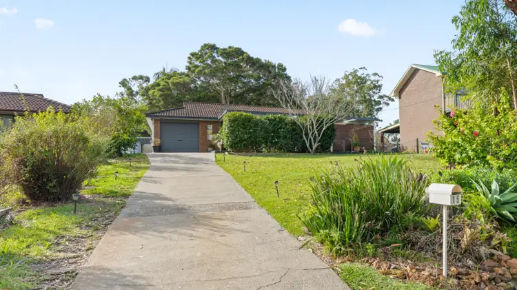 15 Blue Mist Close, Sussex Inlet NSW 2540