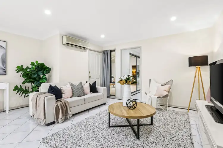10 Caspian Court