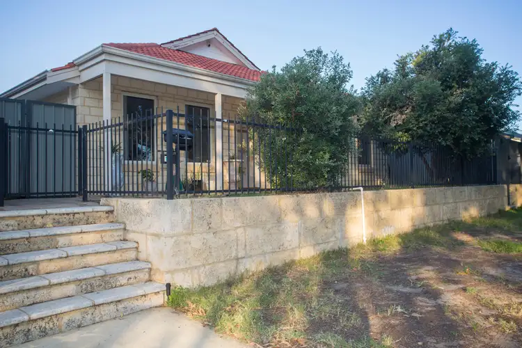 16 Kingaroy Drive, Baldivis WA 6171