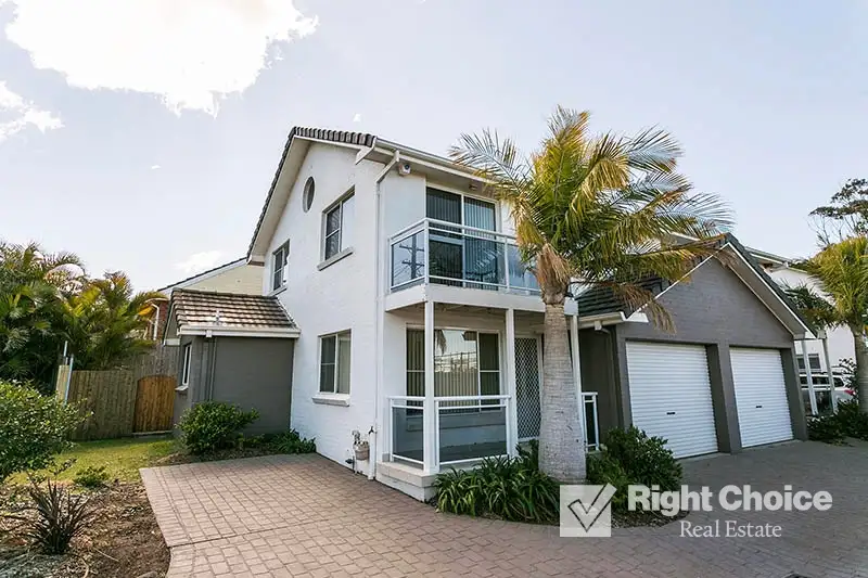 Main view of Homely townhouse listing, 1/24 Wentworth Street, Shellharbour NSW 2529