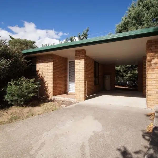 Main view of Homely unit listing, 2/21 Verna Close, Armidale NSW 2350