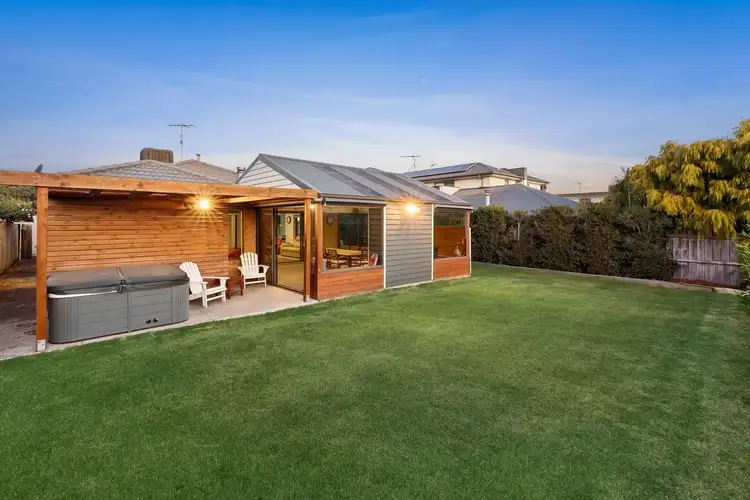 11 Curzon Drive, Ocean Grove VIC 3226