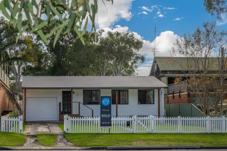 5 Rhodes Parade, Windermere Park NSW 2264