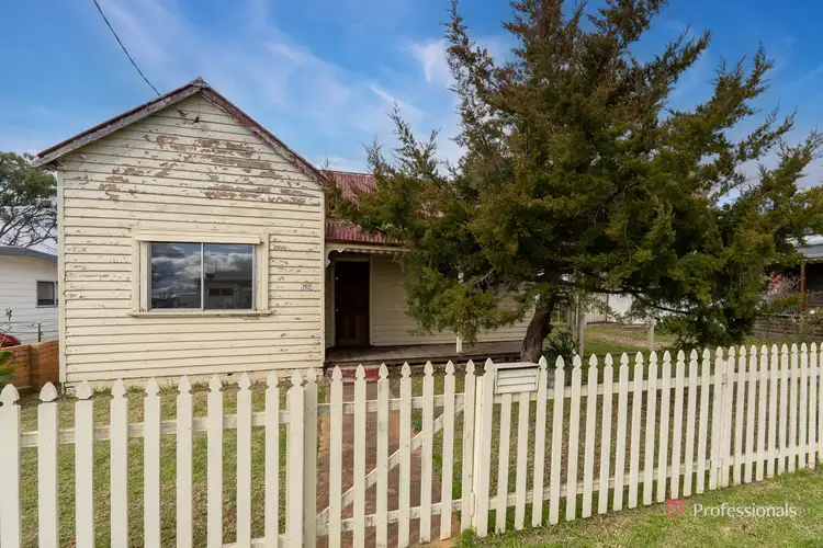 152 Bridge Street, Uralla NSW 2358