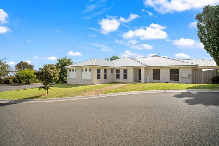 1 Larra Place, Bourkelands NSW 2650