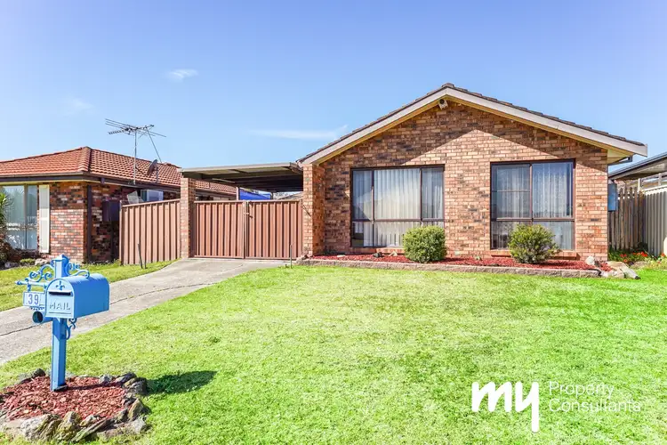 39 St Helens Park Drive