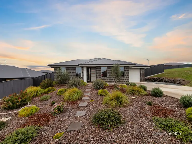 8 Madeline Drive, Mooreville TAS 7321